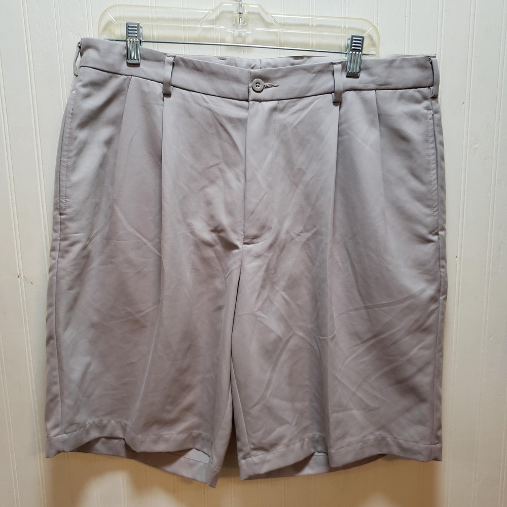 Tommy Armour Golf Shorts Mens 36 Beige 100% Polyester Pleated 10 Inseam Casual
